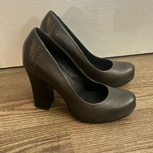 Kork-Ease Women's Gray High Heel Pumps 8